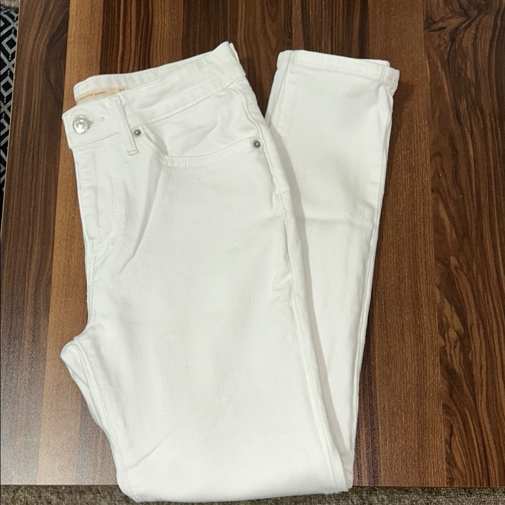 Levi’s 721 High Rise Skinny size 27